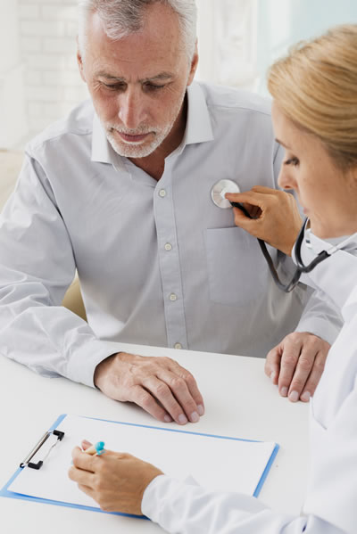 doctor-escribiendo